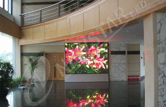 R1R1G1B Rental Indoor LED Video Wall , P7.62 Stage LED Display With High Grey Level